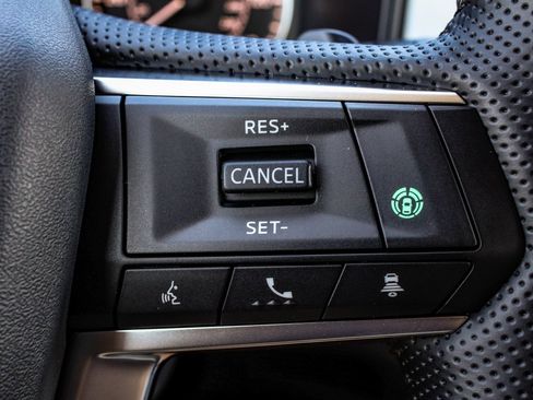 New 2025 Mitsubishi Outlander SE image 28