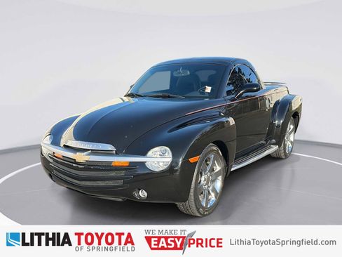 Used 2004 Chevrolet SSR w/ Preferred Equipment Group image 1