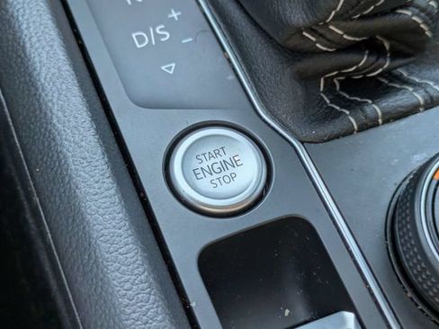 Used 2023 Volkswagen Atlas SEL AWD/4WD image 30