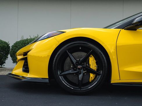 Used 2025 Chevrolet Corvette E-Ray AWD/4WD image 10
