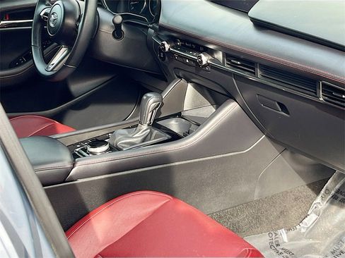 Used 2024 MAZDA MAZDA3 s image 30