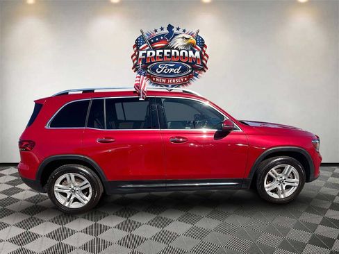 Used 2022 Mercedes-Benz GLB 250 4MATIC image 4