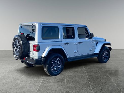 Used 2024 Jeep Wrangler Unlimited Sahara AWD/4WD image 5