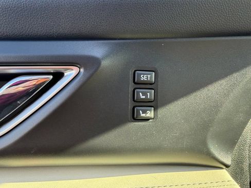 Used 2021 Subaru Ascent Limited w/ Technology Package AWD/4WD image 24