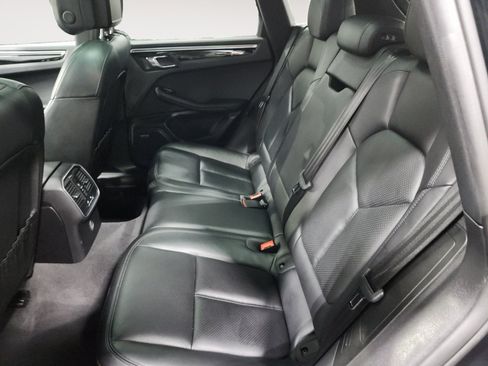 Used 2018 Porsche Macan AWD/4WD image 13