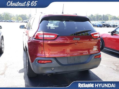 Used 2016 Jeep Cherokee Latitude w/ Comfort & Sound Group FWD image 16