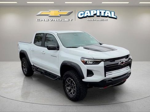 Used 2026 Chevrolet Colorado ZR2 w/ Technology Package AWD/4WD image 7