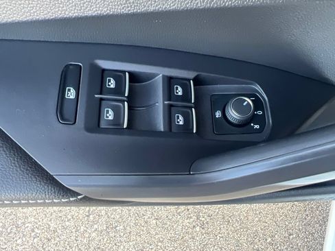 Used 2025 Volkswagen Jetta S FWD image 43