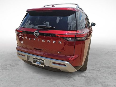 Used 2024 Nissan Pathfinder SL FWD image 10