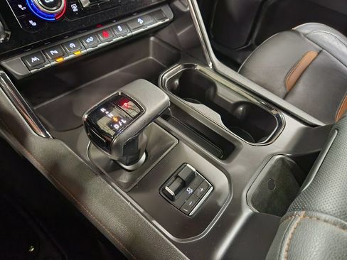 Used 2024 GMC Sierra 1500 AT4 w/ Technology Package AWD/4WD image 42