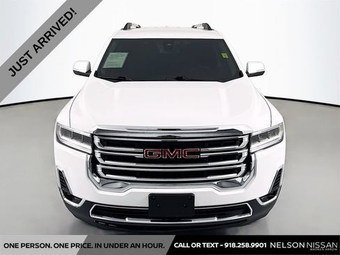 Used 2023 GMC Acadia SLT AWD/4WD image 2