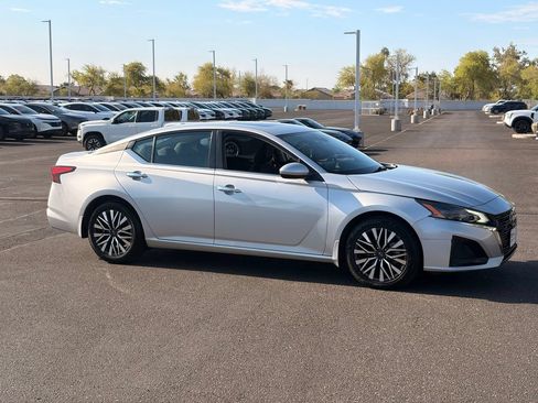 Certified 2024 Nissan Altima 2.5 SV w/ SV Premium Package FWD image 8