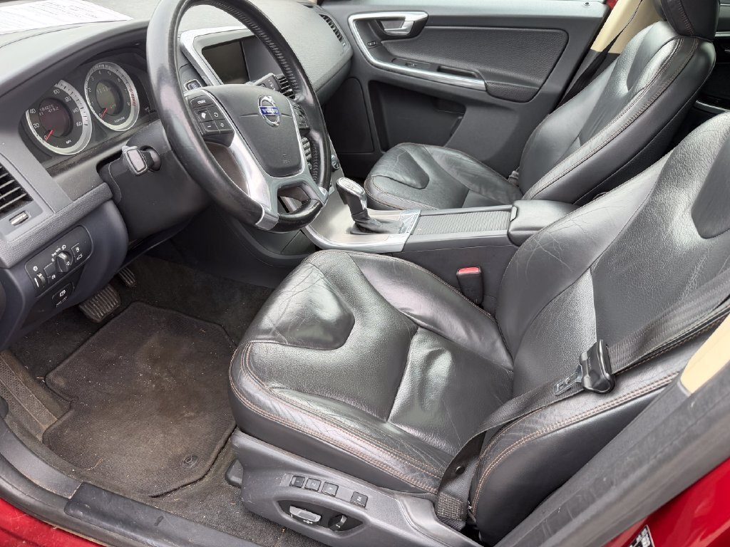 Used 2013 Volvo XC60 T6 AWD/4WD image 2