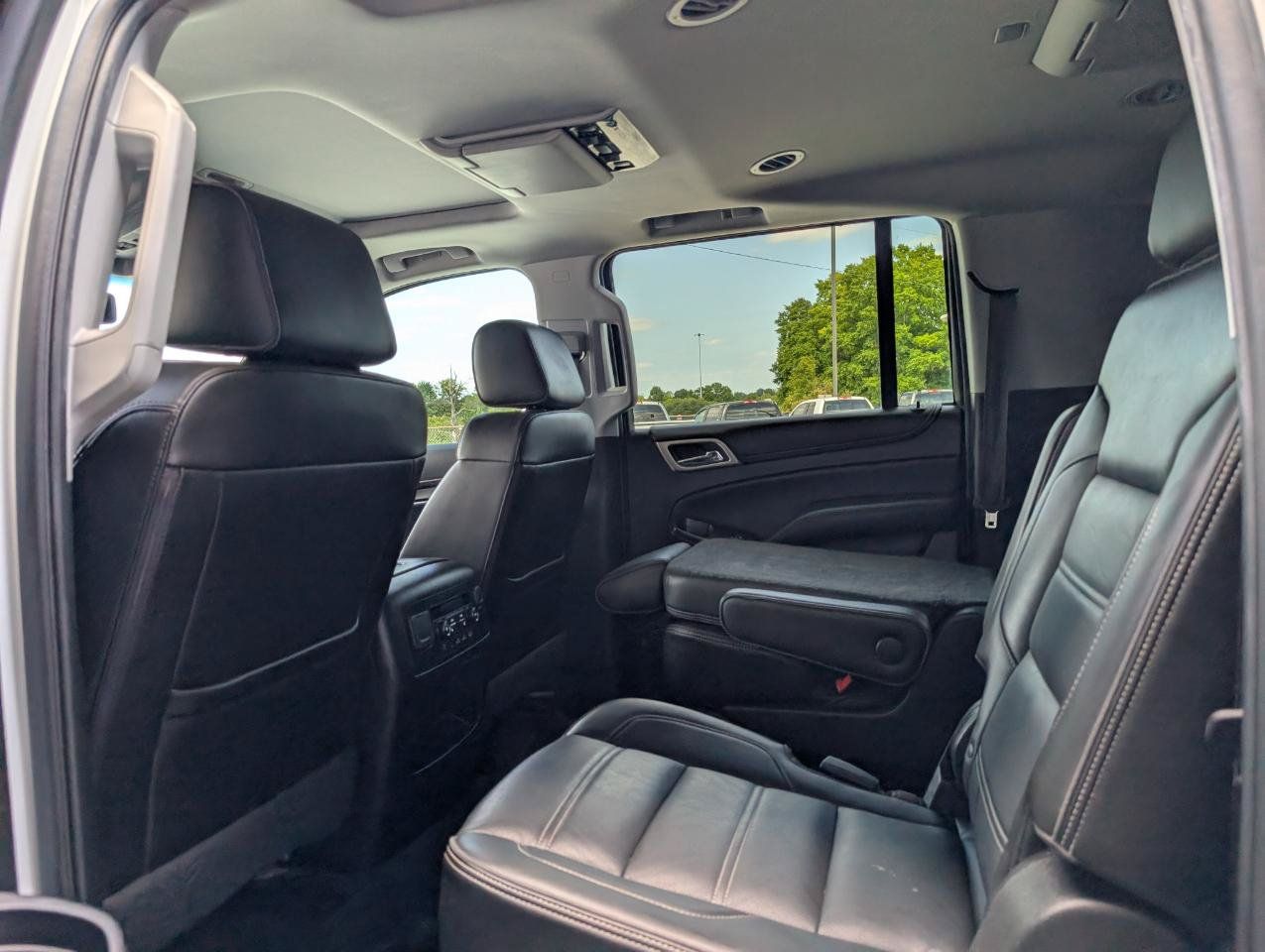 Used 2019 GMC Yukon XL Denali w/ Open Road Package RWD image 19