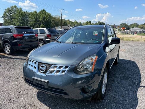 Used 2014 Nissan Rogue S w/ Convenience Package AWD/4WD image 4