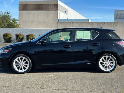 Used 2013 Lexus CT 200h w/ Premium Pkg w/Navigation image 9