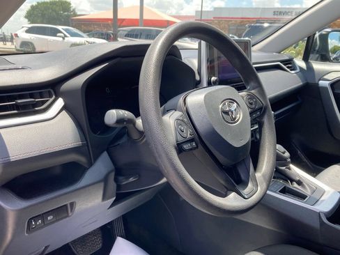 Used 2025 Toyota RAV4 XLE FWD image 8