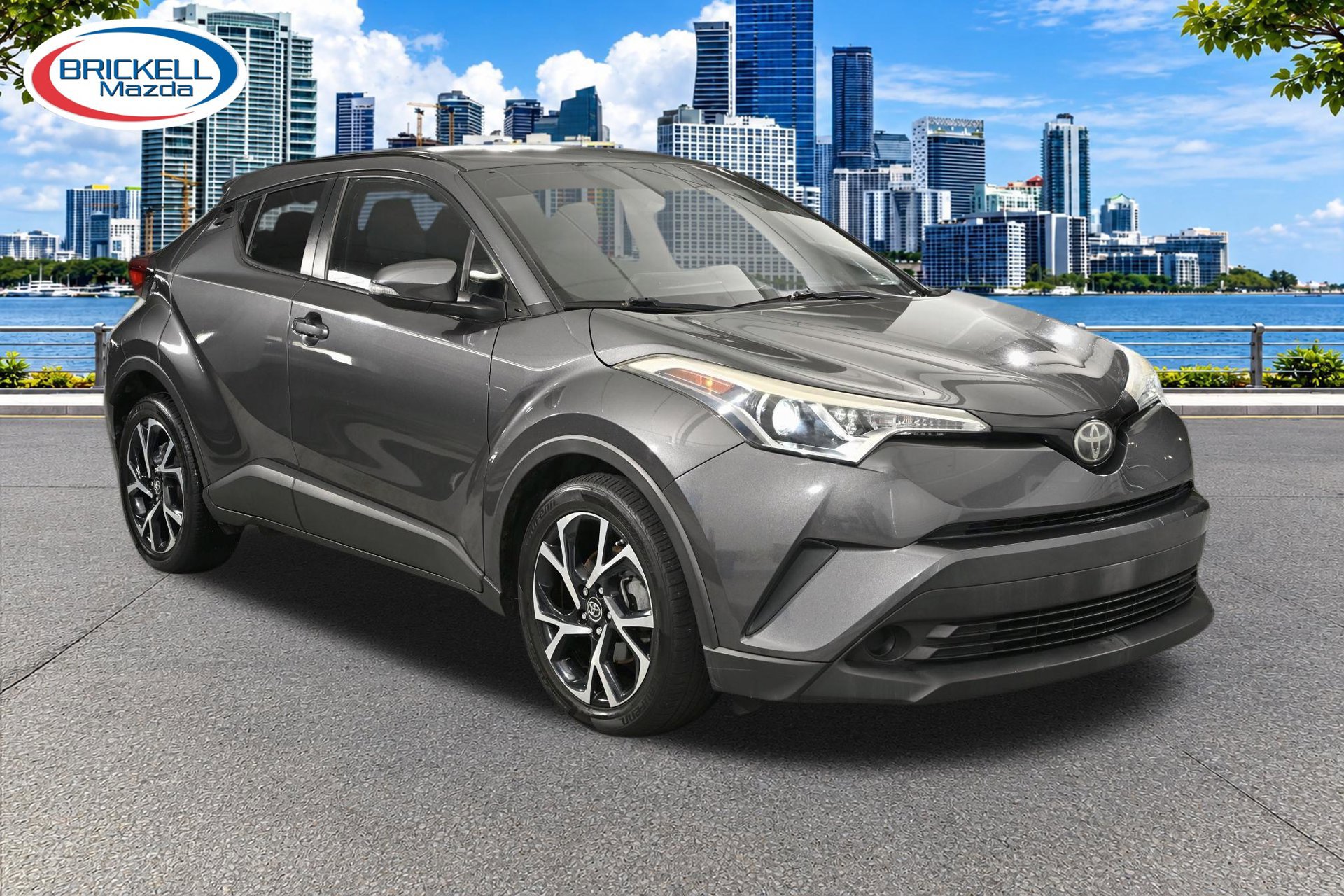 Used 2018 Toyota C-HR XLE FWD image 2