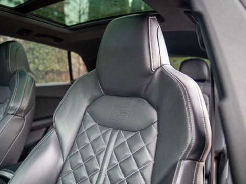 Used 2023 Audi SQ8 Prestige image 46