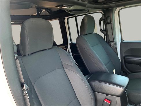 Used 2018 Jeep Wrangler Unlimited Sport S AWD/4WD image 29
