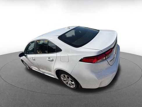 Used 2025 Toyota Corolla LE FWD image 6