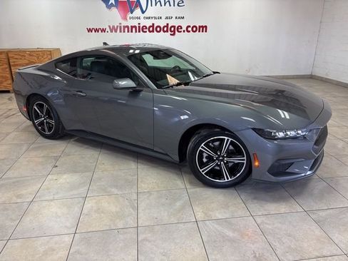 Used 2025 Ford Mustang Premium RWD image 8