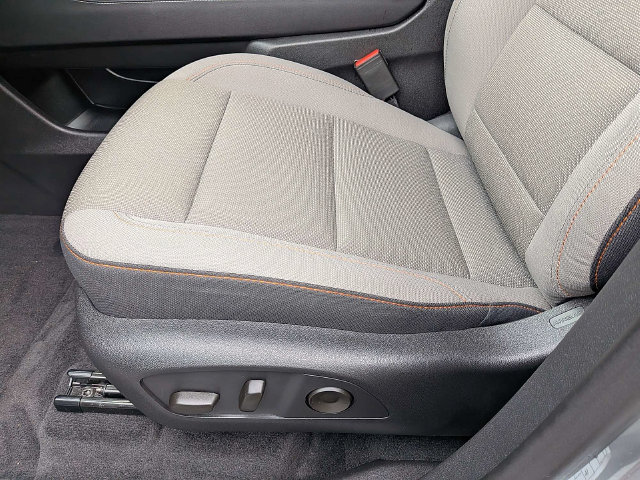 Used 2026 Chevrolet Traverse LT w/ Driver Confidence Package FWD image 21