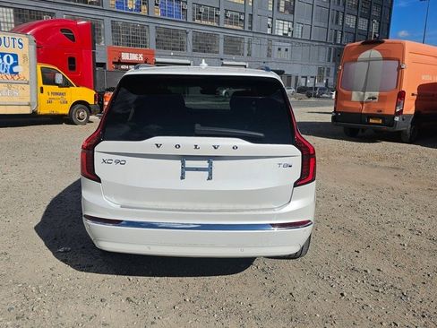 Certified 2025 Volvo XC90 T8 Plus w/ Protection Package Premier image 4