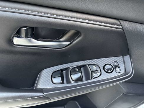 Used 2022 Nissan Sentra SV w/ Trunk Package image 18