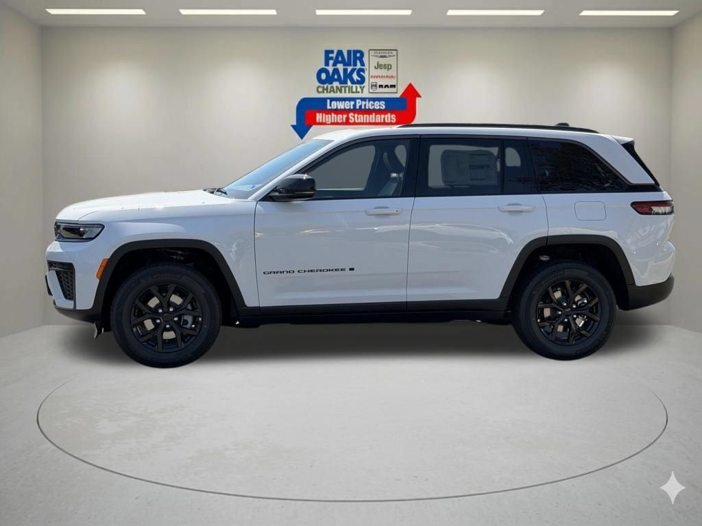 New 2026 Jeep Grand Cherokee Altitude AWD/4WD image 10