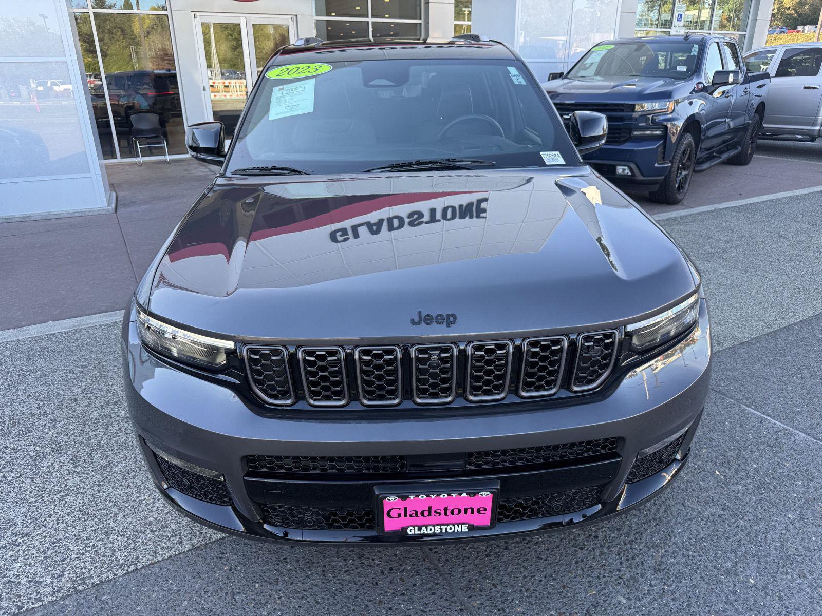 Used 2023 Jeep Grand Cherokee L Summit AWD/4WD image 8