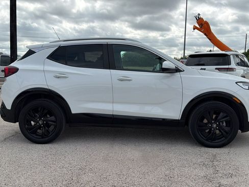 Used 2024 Buick Encore GX Sport Touring AWD/4WD image 2