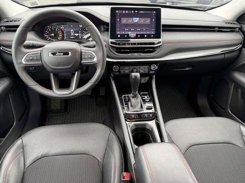 Used 2022 Jeep Compass Trailhawk AWD/4WD image 10