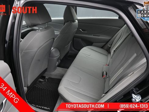 Used 2025 Hyundai Elantra SEL FWD image 10