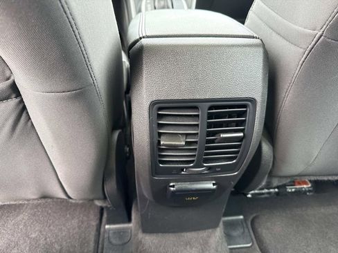 Used 2017 Ford C-MAX SE w/ Cold Weather Package image 21