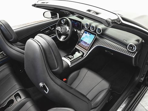 Used 2026 Mercedes-Benz CLE 300 4MATIC Cabriolet image 35