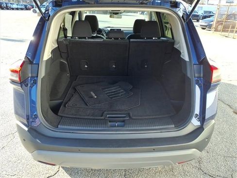 Used 2023 Nissan Rogue SV image 10
