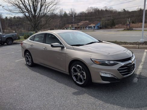 Used 2023 Chevrolet Malibu LT image 3