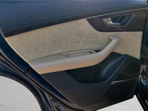 Used 2020 Audi Q8 Prestige image 24