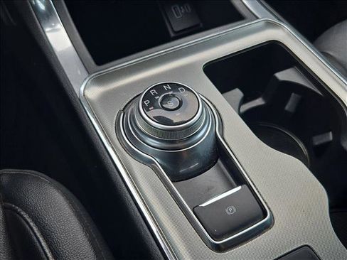 Used 2022 Ford Edge Titanium image 12