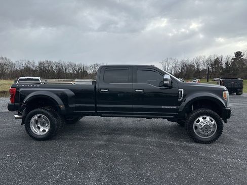 Used 2017 Ford F450 Platinum w/ Platinum Ultimate Package image 4