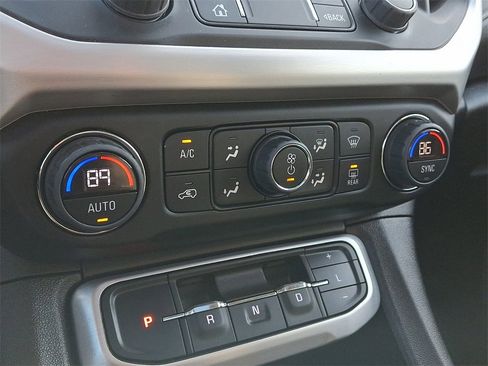 Certified 2023 GMC Acadia SLE w/ Driver Convenience Package image 18