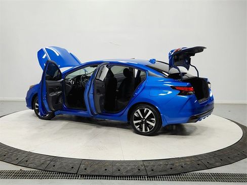 Used 2022 Nissan Versa SR w/ Convenience Package image 13