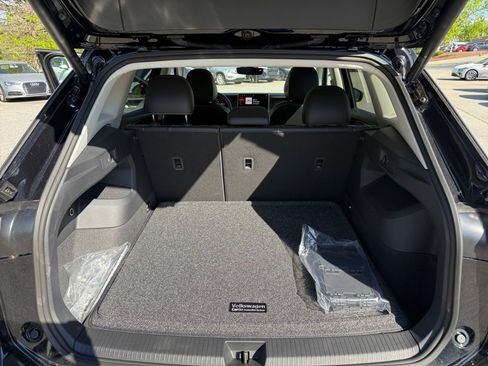 New 2026 Volkswagen Tiguan SE AWD/4WD image 15
