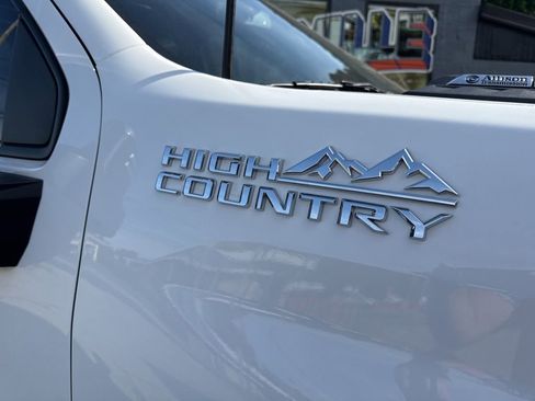 Used 2022 Chevrolet Silverado 2500 High Country w/ Z71 Off-Road Package AWD/4WD image 5