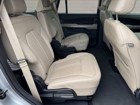 Used 2022 Ford Expedition Limited AWD/4WD image 17