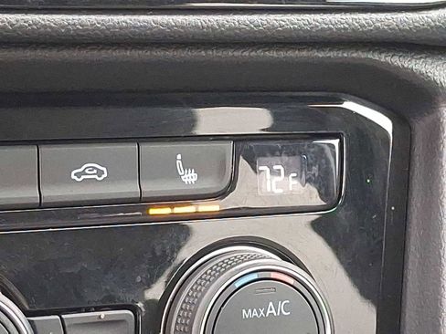 Used 2024 Volkswagen Taos SE image 18