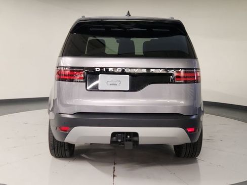 Used 2025 Land Rover Discovery S image 10