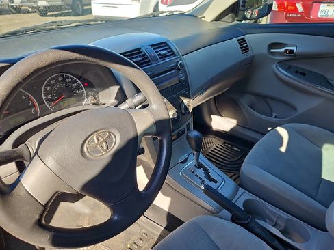 Used 2011 Toyota Corolla LE image 8