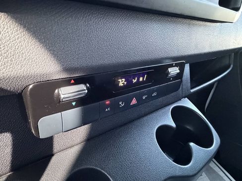 Used 2021 Mercedes-Benz Sprinter 2500 image 18
